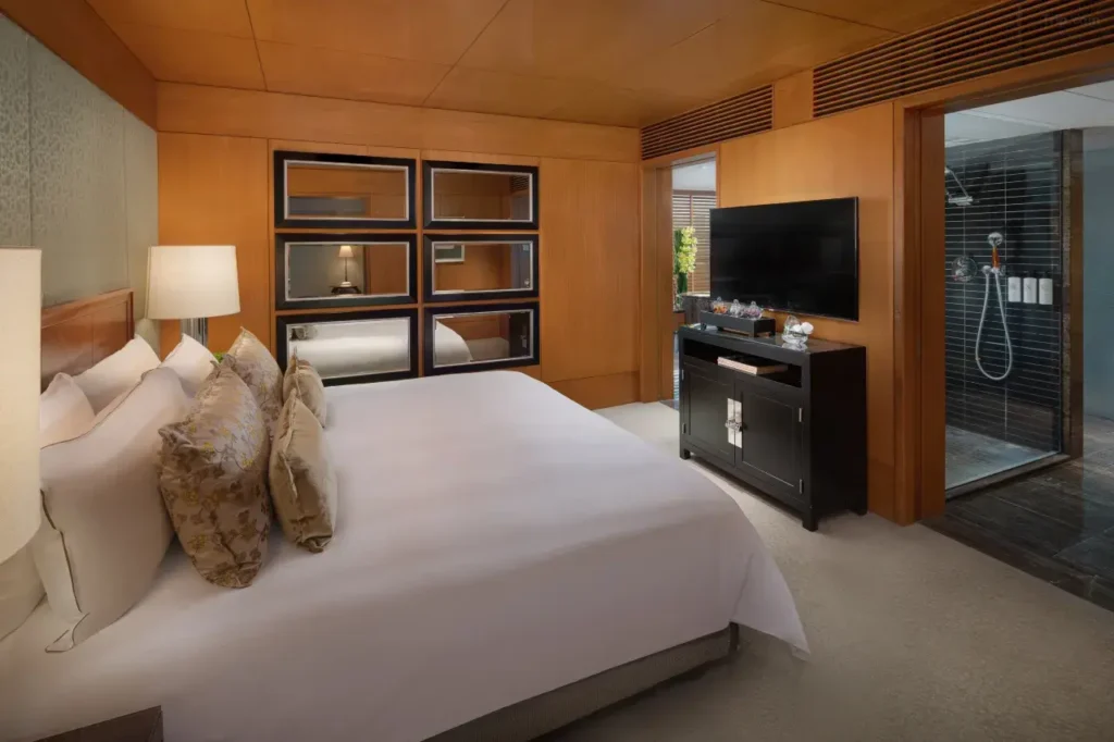 Mandarin Oriental Hotel Cozy Spa HK