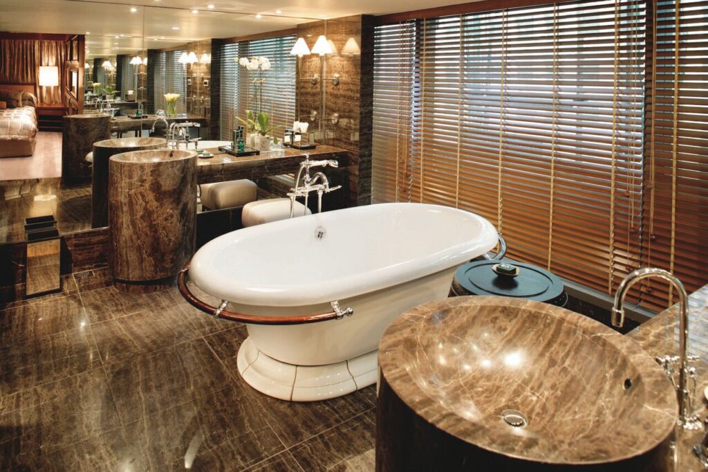 Mandarin Oriental Hotel Cozy Spa HK