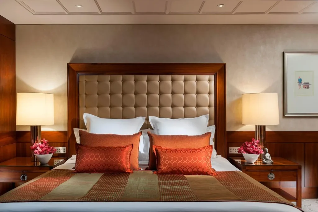 Mandarin Oriental Hotel Cozy Spa HK