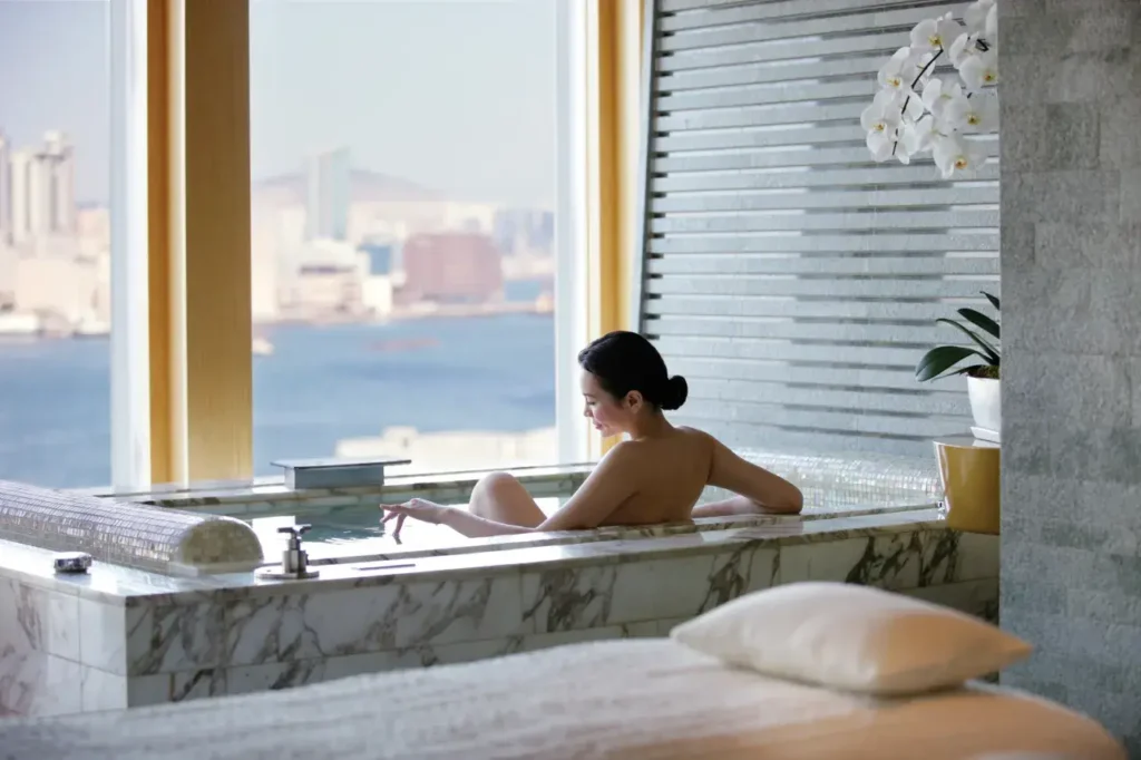 Four Seasons Hotel Hong Kong Cozy Spa HK