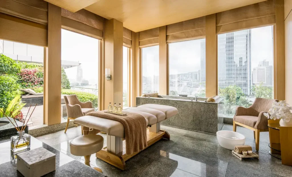 Four Seasons Hotel Hong Kong Cozy Spa HK